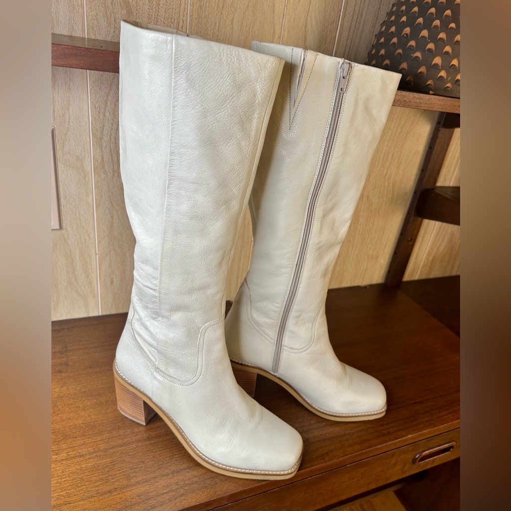 Seychelles Itinerary Tall Leather Boots In Off-White. Size 11